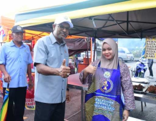 WALKABOUT YANG DIPERTUA MAJLIS PERBANDARAN KANGAR KE BAZAR RAMADAN ARAU