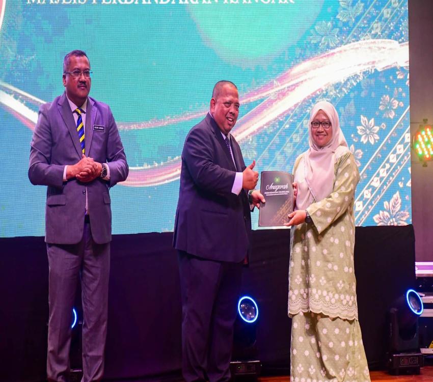 MAJLIS ANUGERAH PERKHIDMATAN CEMERLANG (APC) TAHUN 2025